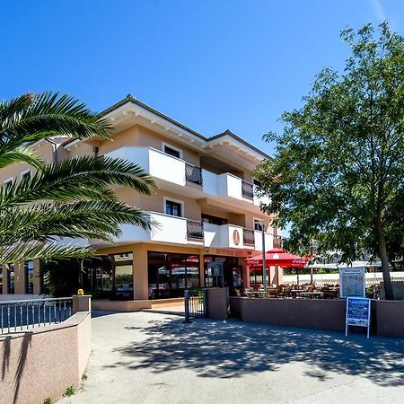 Hotel Laguna Privlaka  Exterior foto
