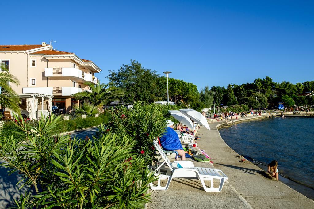 Hotel Laguna Privlaka  Exterior foto